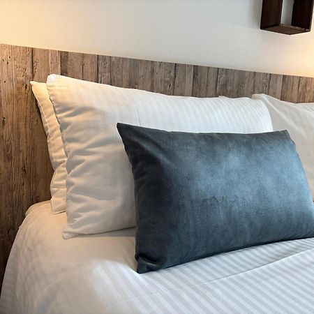 La Luce Delle Colline Bed & Breakfast Serravalle delle Langhe Dış mekan fotoğraf