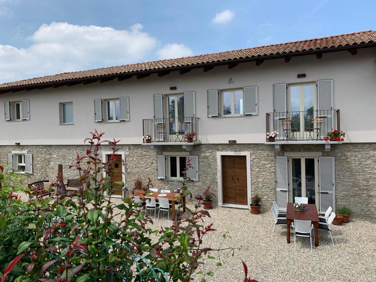 La Luce Delle Colline Bed & Breakfast Serravalle delle Langhe Dış mekan fotoğraf