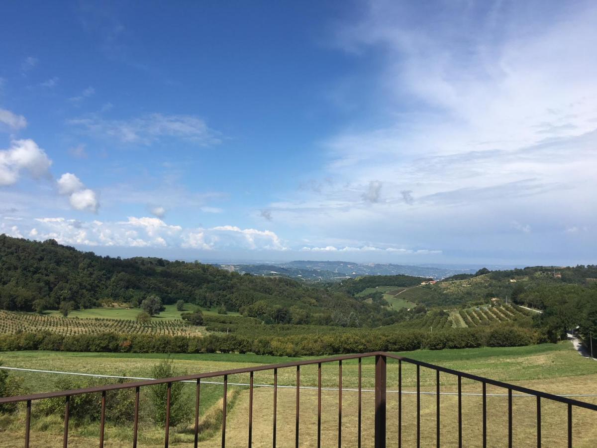 La Luce Delle Colline Bed & Breakfast Serravalle delle Langhe Dış mekan fotoğraf