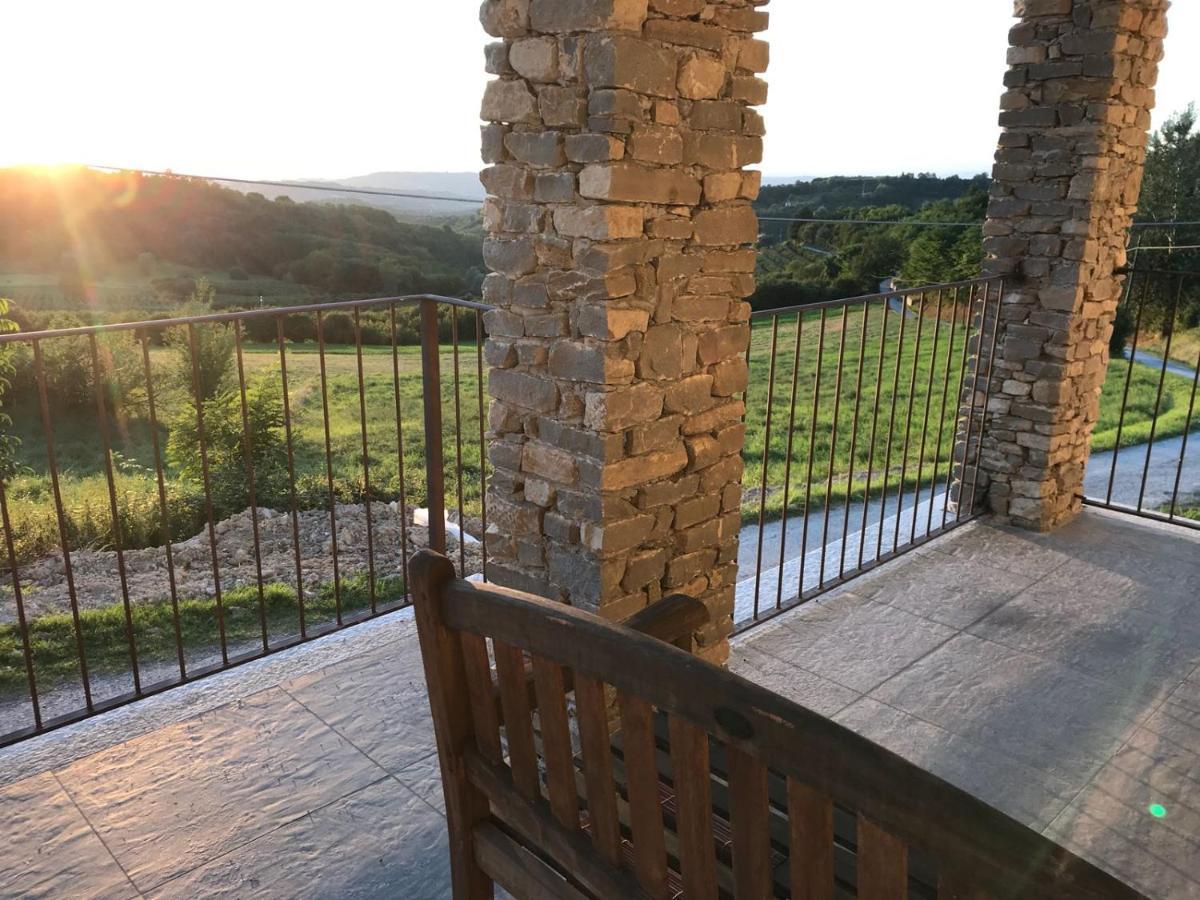 La Luce Delle Colline Bed & Breakfast Serravalle delle Langhe Dış mekan fotoğraf