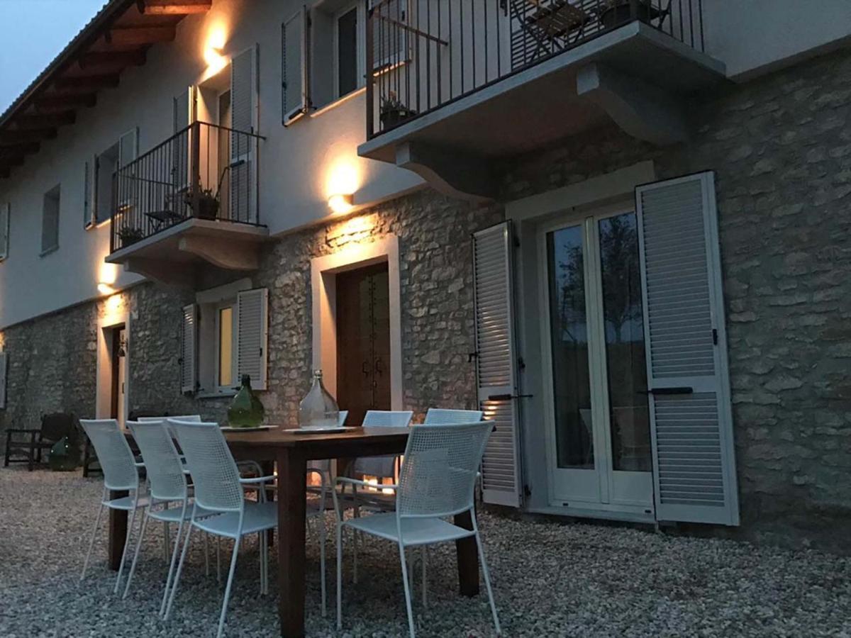 La Luce Delle Colline Bed & Breakfast Serravalle delle Langhe Dış mekan fotoğraf
