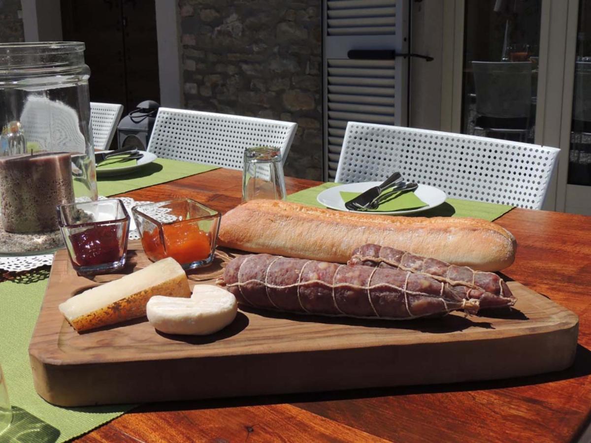 La Luce Delle Colline Bed & Breakfast Serravalle delle Langhe Dış mekan fotoğraf
