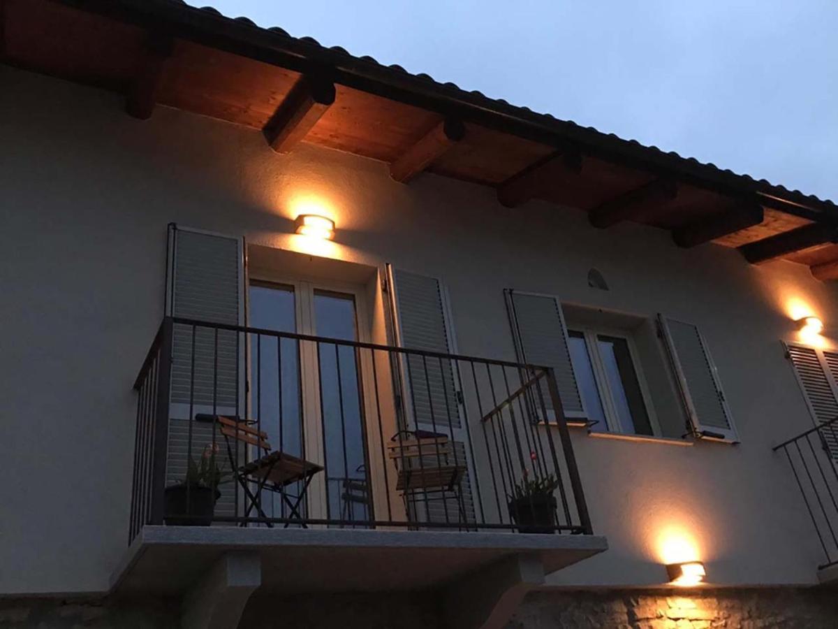 La Luce Delle Colline Bed & Breakfast Serravalle delle Langhe Dış mekan fotoğraf