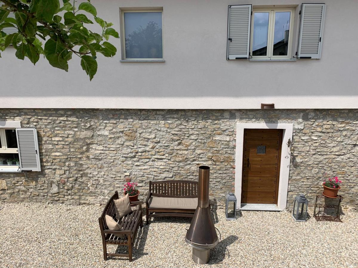 La Luce Delle Colline Bed & Breakfast Serravalle delle Langhe Dış mekan fotoğraf