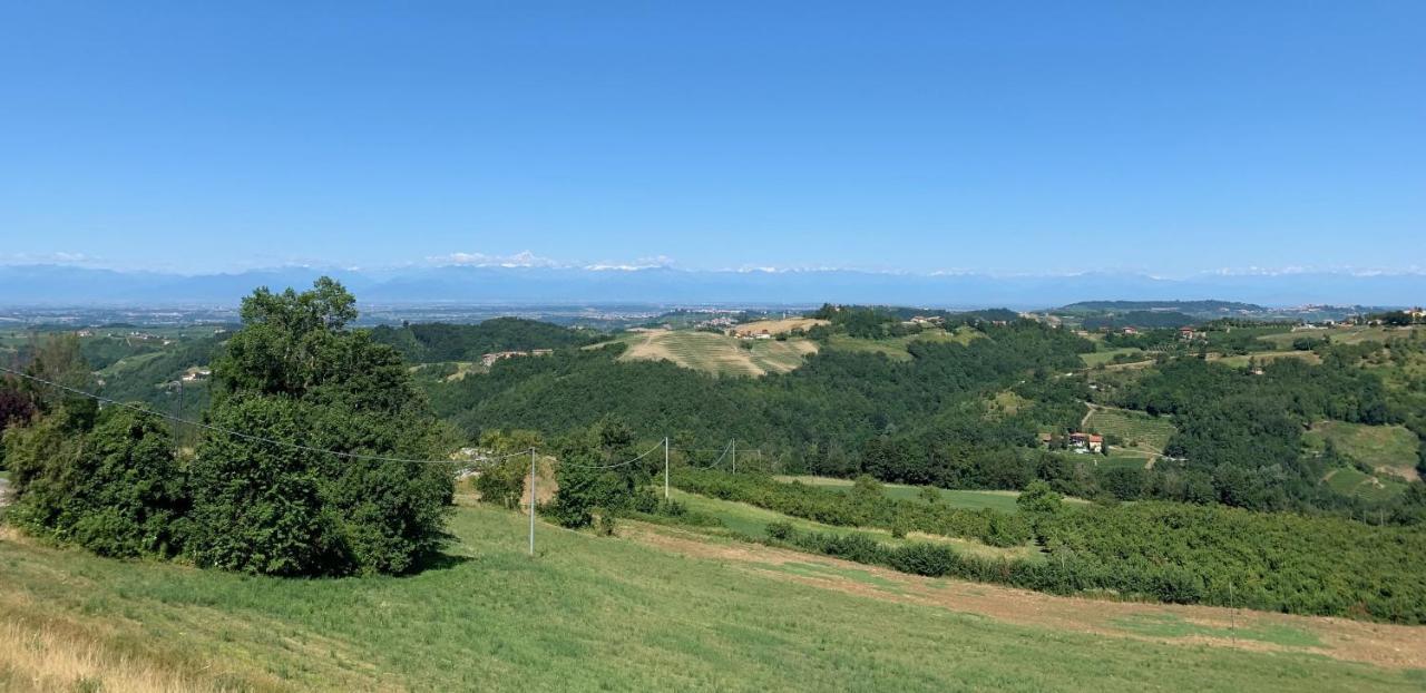 La Luce Delle Colline Bed & Breakfast Serravalle delle Langhe Dış mekan fotoğraf