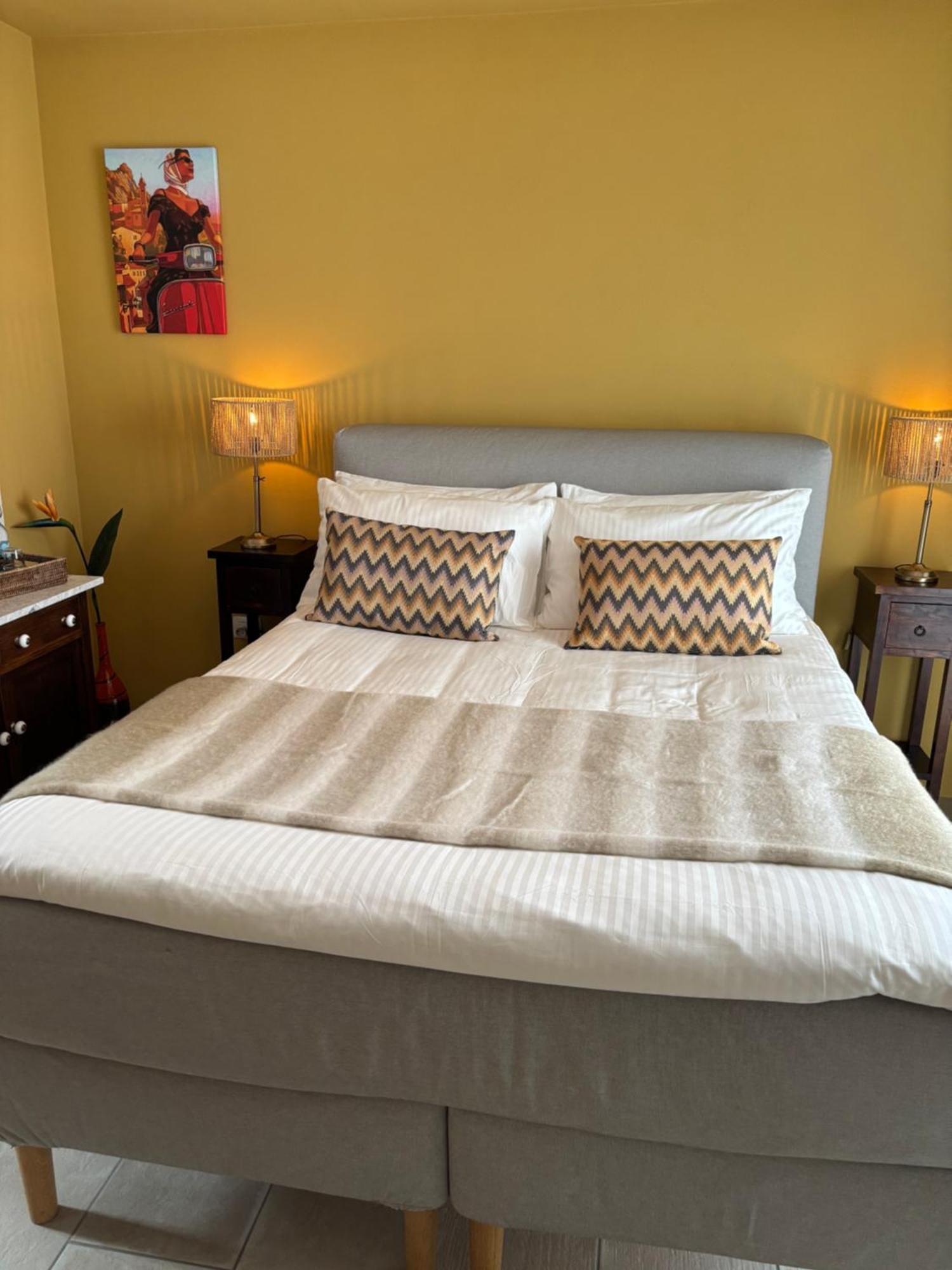 La Luce Delle Colline Bed & Breakfast Serravalle delle Langhe Dış mekan fotoğraf