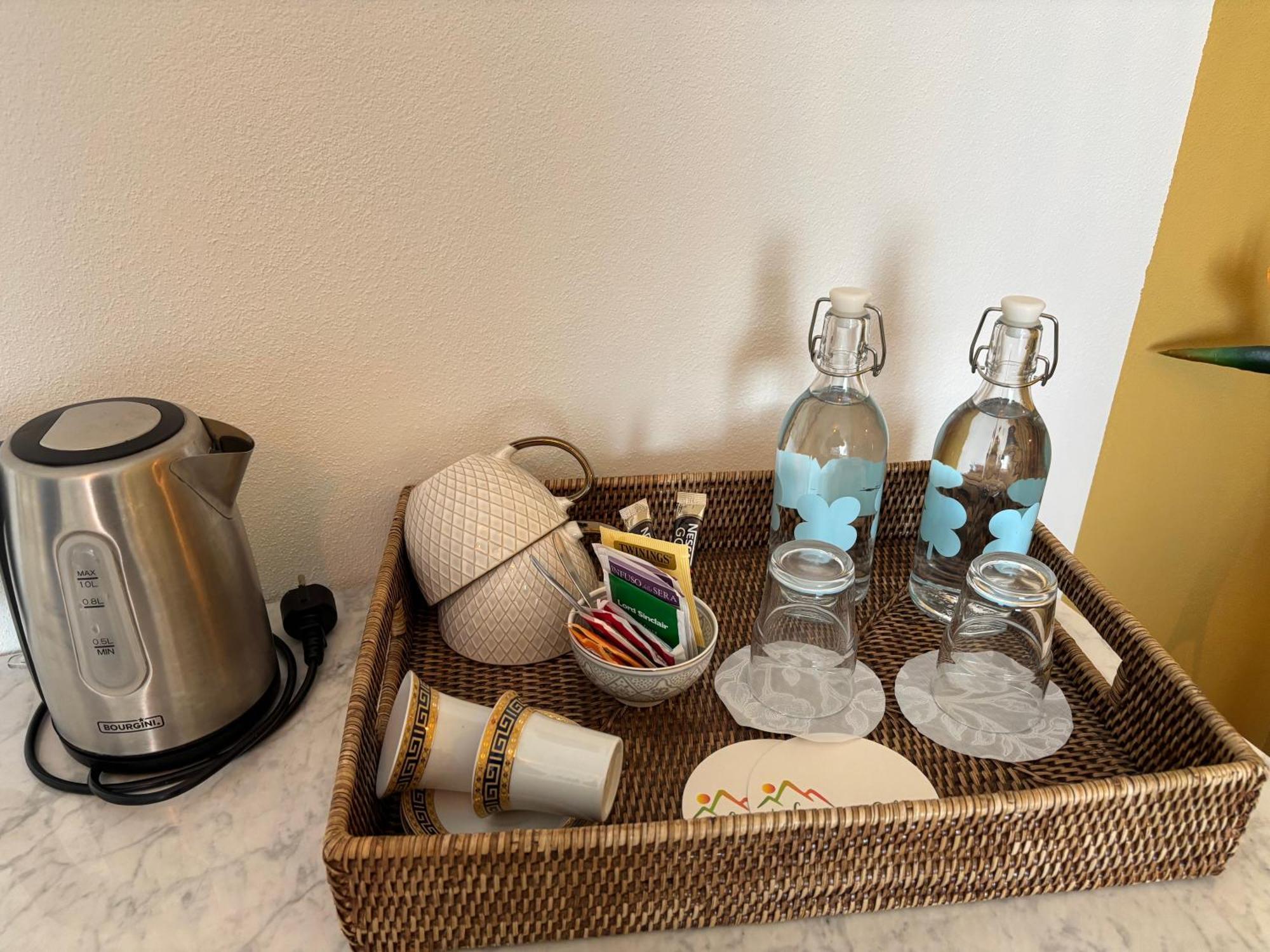 La Luce Delle Colline Bed & Breakfast Serravalle delle Langhe Dış mekan fotoğraf