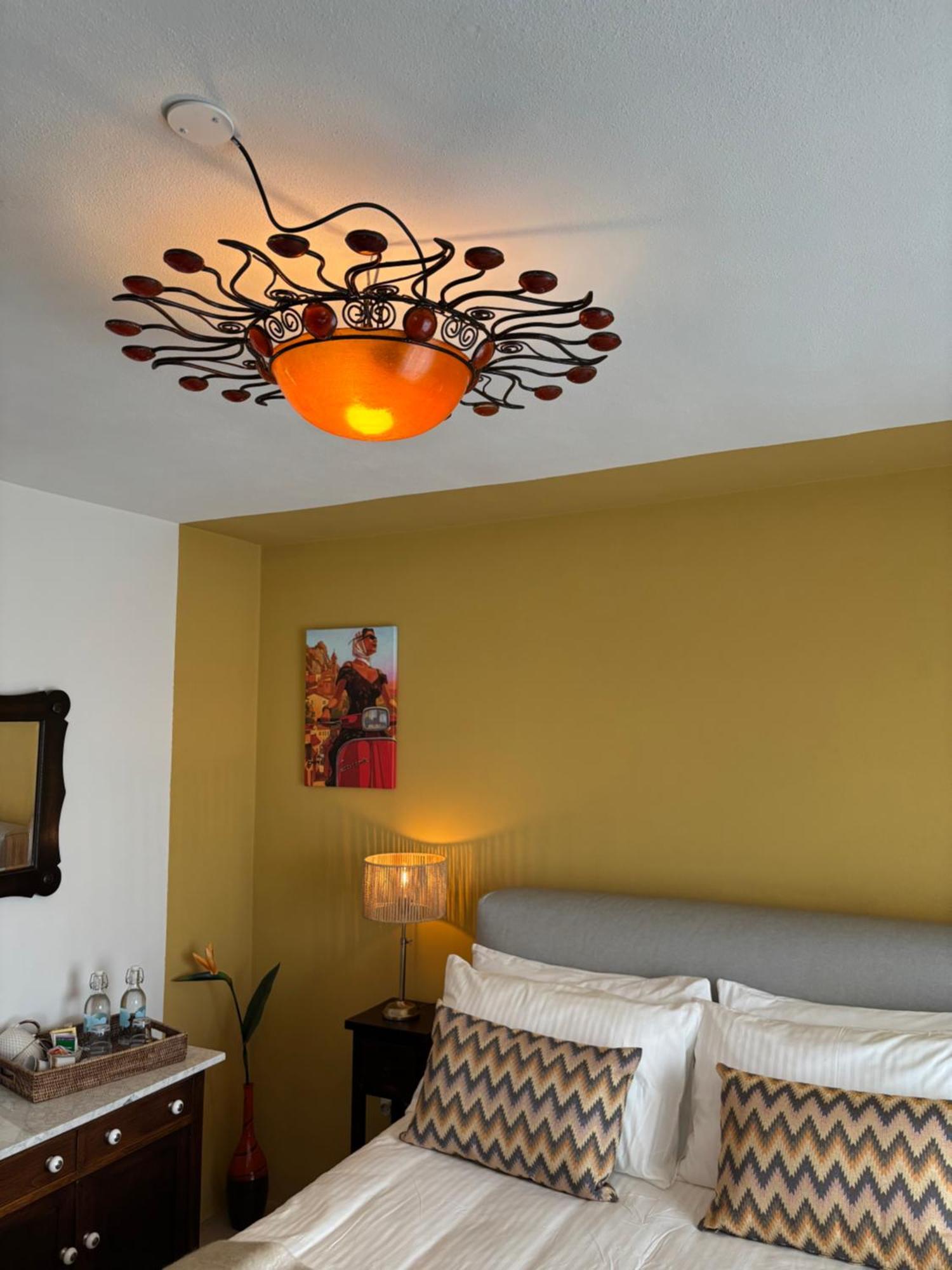 La Luce Delle Colline Bed & Breakfast Serravalle delle Langhe Dış mekan fotoğraf