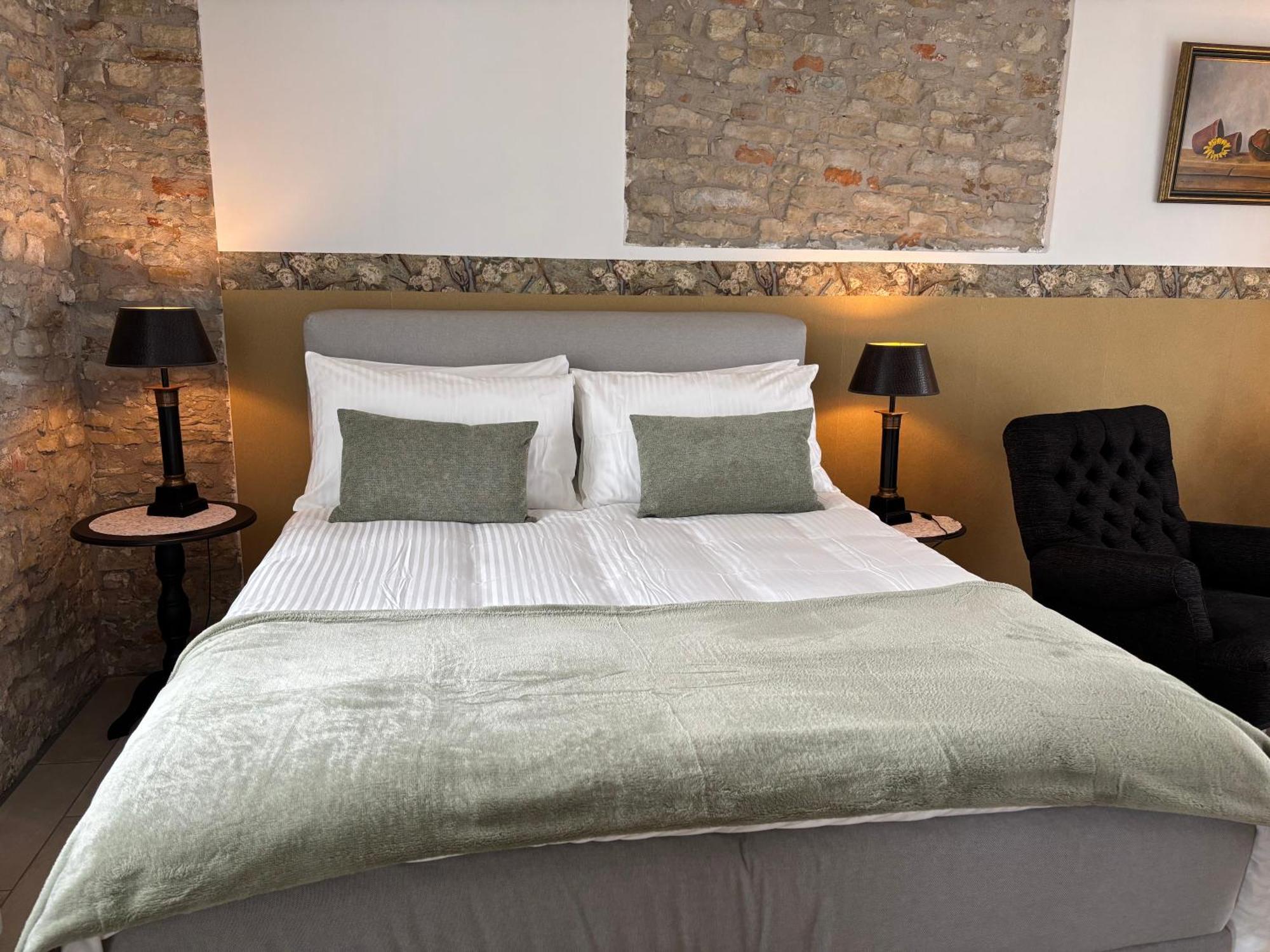 La Luce Delle Colline Bed & Breakfast Serravalle delle Langhe Dış mekan fotoğraf